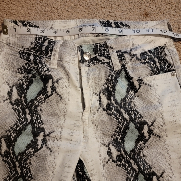 Stretch Pants Snake Design - Picture 2 of 8